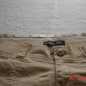 Riders by Lee Women Khaki Mid Rise Cargo Shorts w/Pockets Roll Up Bottom Size 8M
